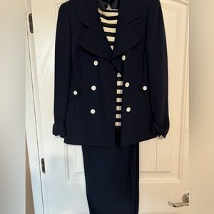 Ellen Tracy Jacket, pants and blouse. Size 4. Navy.